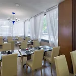 Szálloda Nh 4*
