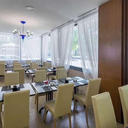 Hotel Nh 4*
