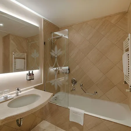 Hotel Nh 4*