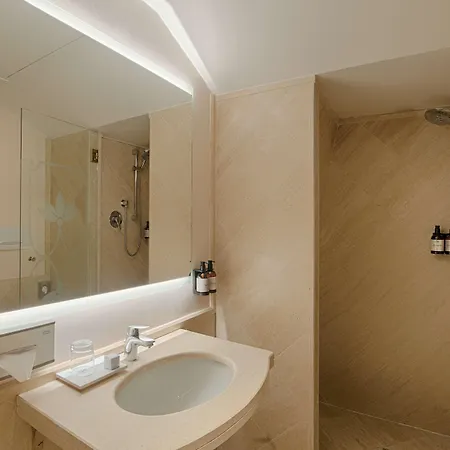 Hotel Nh 4*