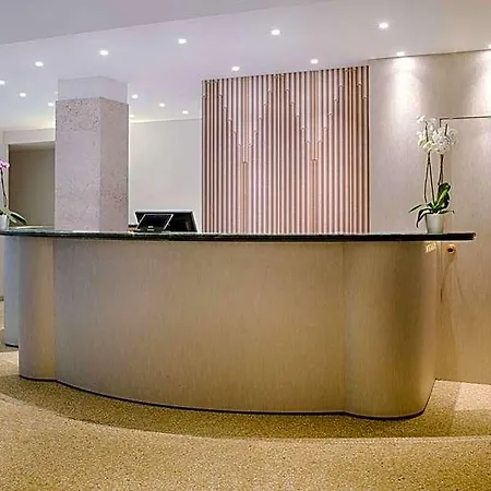 Hotel Nh 4*