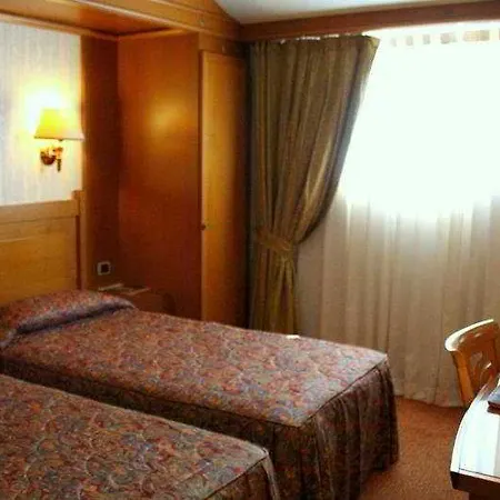 Nh فندق 4*